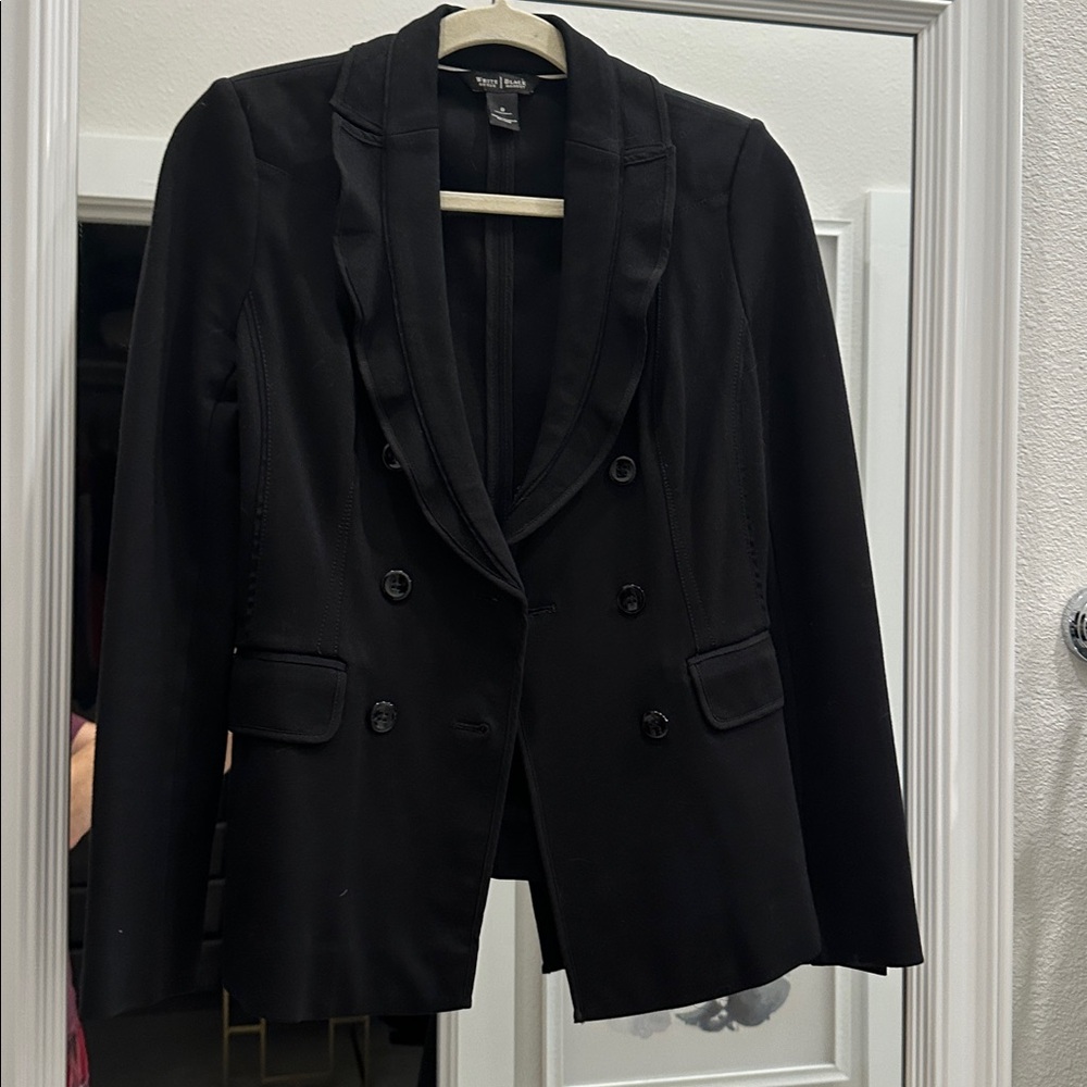 Elegant Black Women's Blazer, WHBM, stretchy, peacoat style, size 0 - Picture 5 of 5